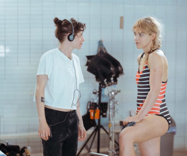 Bordeau Cinéma Théâtre - Kristen-Stewart-directs-Imogen-Poots-in-The-Chronology-of-Water-photographer-credit-Andrejs-Strokins-Grande